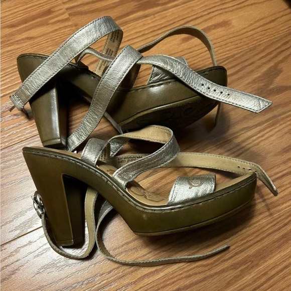 Shoes - Picture 2 of 2